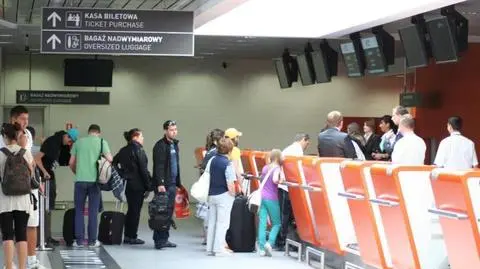 Władze lotniska w Modlinie przepraszają pasażerów
