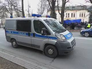 Protest przed siedzibą TK