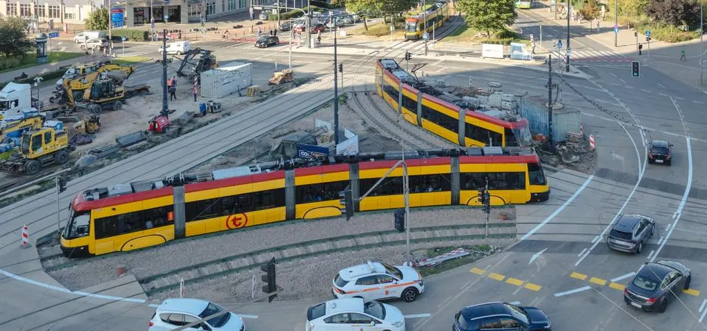 "Puzzle" ułożone. Tramwaje wróciły na plac Zawiszy 