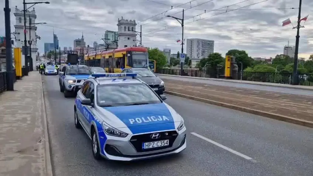Policja usunęła blokujących jezdnię