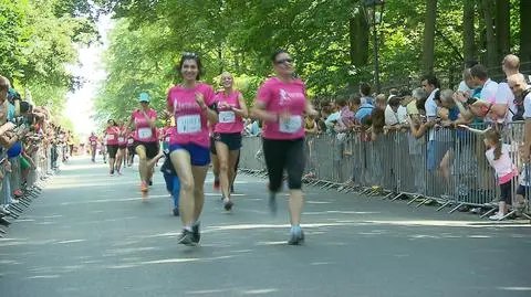 Przebiegły ulicami stolicy. Dostały medale od mistrzyni olimpijskiej