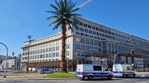Policja na rondzie de Gaulle'a