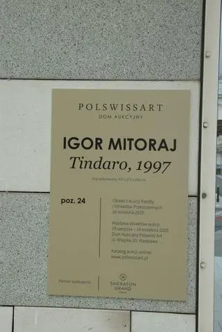 Monumentalna rzeźba "Tindaro" Igora Mitoraja na placu Trzech Krzyży w Warszawie