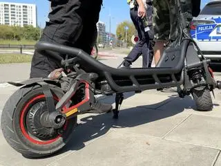 Kontrole kierujących hulajnogami elektrycznymi 