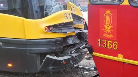 Zderzenie dwóch tramwajów. Składy nie jeździły Puławską