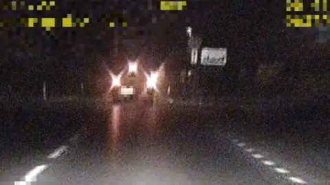 Pędził 116 km/h w terenie zabudowanym, wyprzedzał na pasach. Stracił prawo jazdy