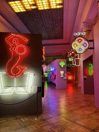 Muzeum Neonów w Pałacu Kultury i Nauki 
