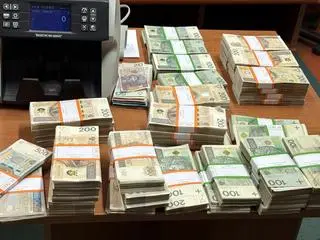 Gotówka zabezpieczona przez policję 