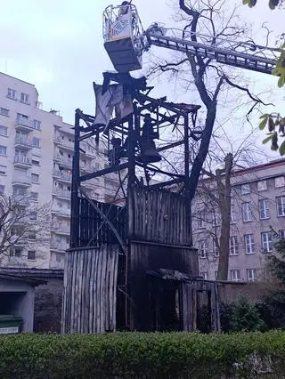 Spłonęła drewniana dzwonnica na Pradze