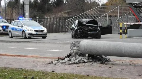 Pijany kierowca wjechał w słup