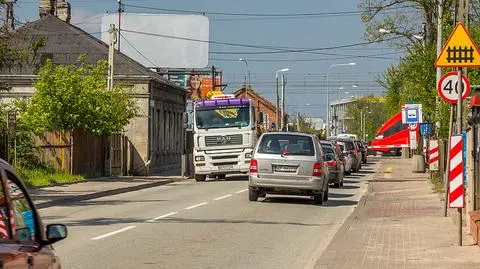 Wiadukt i dwa tunele. 11 ofert dla Wesołej i Rembertowa