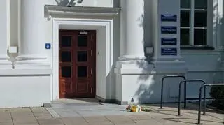 Żałoba po zbrodni na Uniwersytecie Warszawskim