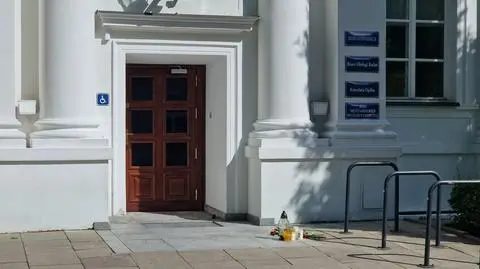 Żałoba po zbrodni na Uniwersytecie Warszawskim
