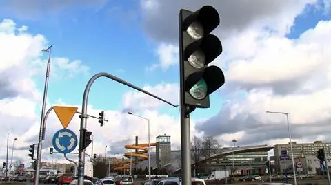 Koniec koszmaru. Dłuższe zielone na Toruńskiej