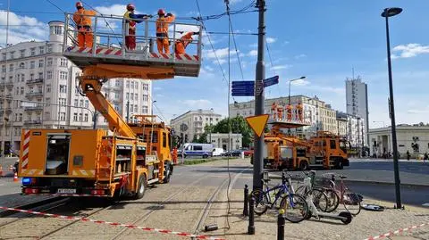 Uszkodzona trakcja na placu Unii Lubelskiej