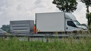Zderzenie motocykla i auta dostawczego na S8