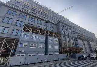 Państwowy bank remontuje siedzibę. Ogromne opóźnienie, kosmiczne koszty