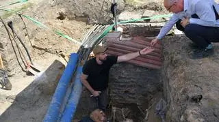 Prace ekshumacyjne na terenie aresztu przy Rakowieckiej 