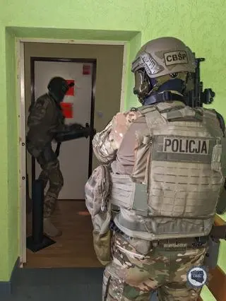 Zatrzymanie podejrzanych o pranie brudnych pieniędzy