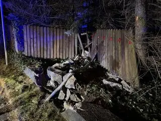 Pijany policjant wjechał w ogrodzenie 