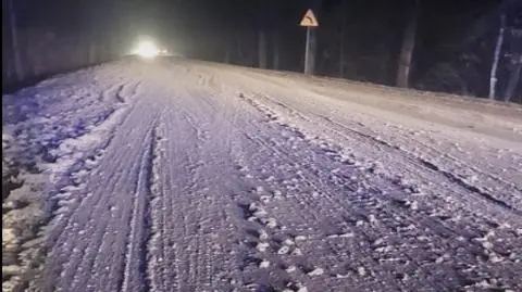 Rozlany beton na jezdni w Markach