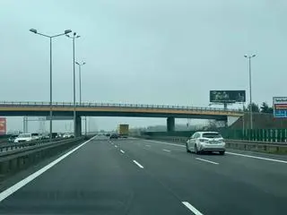 Odcinek trasy ekspresowej ma już namalowane pasy (zdjęcie z 20 grudnia)