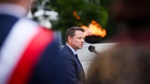 Prezydent Warszawy podczas uroczystości przy pomniku Polskiego Państwa Podziemnego