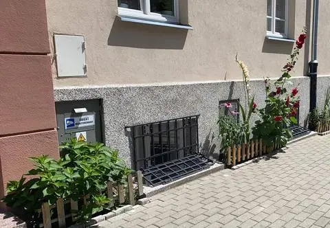1000 złotych kary za kwiatki przed kamienicą