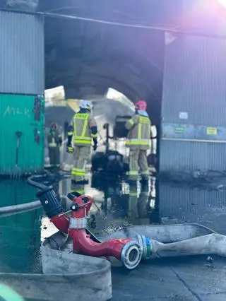 Pożar hali w miejscowości Bramki 