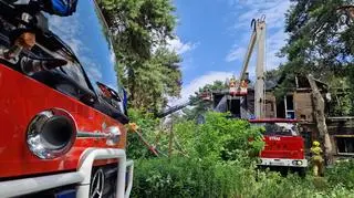 Pożar drewnianego domu w Józefowie