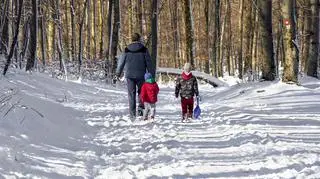 Chłopcy zjeżdżali na gumowym pontonie. Nie wyhamowali 