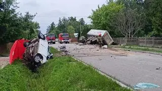 Zderzył się z ciężarówką, zginął na miejscu
