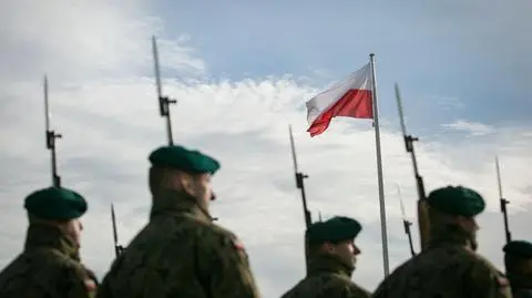 We wtorek na pl. Piłsudskiego zawiśnie polska flaga. Na stałe