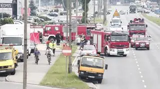 Na miejscu pojawiło się w sumie sześć zastępów straży pożarnej