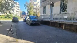 Radny w ramach protestu zastawił fragment jezdni