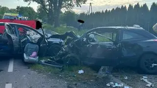 Wyprzedzał na łuku drogi, zginął