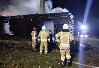 Ojciec zginął w pożarze, wcześniej był katowany. Za zbrodnię odpowie syn