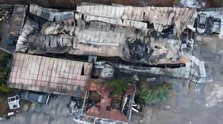 Spłonęły hala i cztery pojazdy