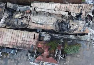 Spłonęły hala i cztery pojazdy