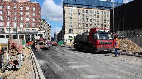 Plac Powstańców Warszawy wraca do dawnego kształtu