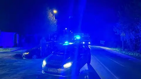 Policjanci zauważyli auto w rowie, w środku był pijany mężczyzna