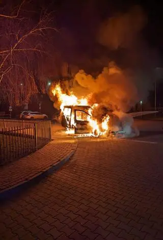 Pożar samochodu w Nowym Dworze Mazowieckim 