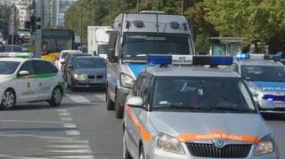 Manifestacja blokuje ulicę