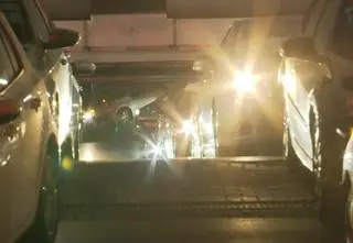 Trzy godziny w korku na podziemnym parkingu pełnym spalin