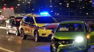 Zderzenie podczas zmiany pasa. Sprawca ukarany mandatem