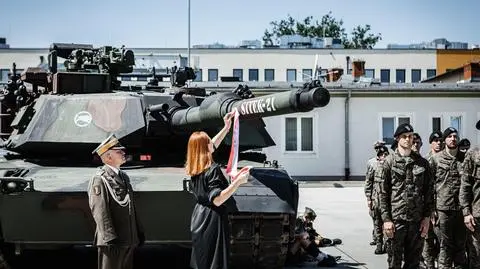 Żołnierze 1. Warszawskiej Brygady Pancernej upamiętnili swojego kolegę - zabitego podczas służby na granicy Mateusza Sitka