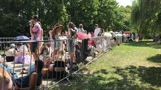 Kolejka na Stadion Narodowy na którym wystąpi Taylor Swift