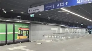 Tramwajowa część przejścia podziemnego na Dw. Zachodnim gotowa
