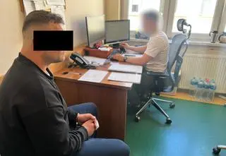 Nożem groził ratownikom, którzy chcieli mu pomóc