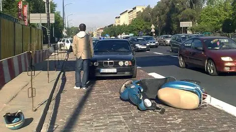 Kierowca skutera w szpitalu po wypadku na Ochocie